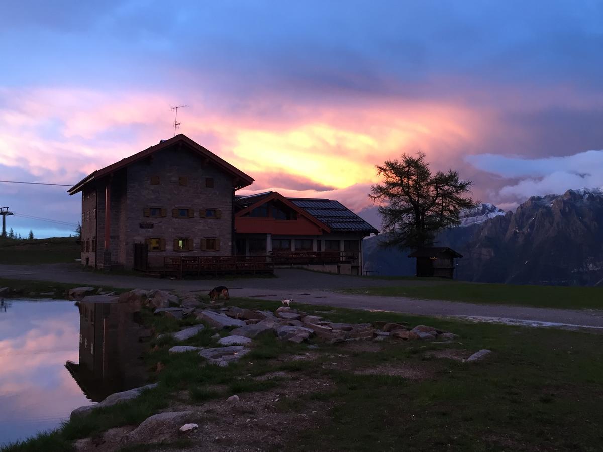 Rifugio Viviani Pradalago Madonna エクステリア 写真